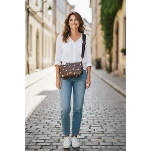 Coach Jes Baguette Brown w/Mini Roses Crossbody Small NWT C6823 Aug 2021 L Strap